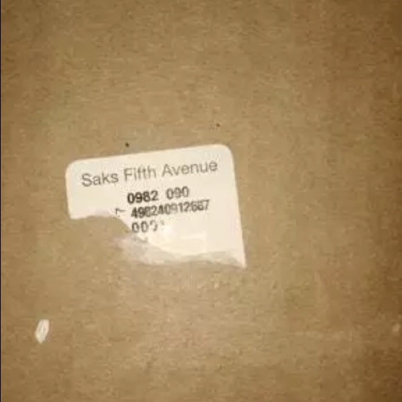 NIB Chanel gift wrap paper -25 meters PER ROLL - Picture 6 of 6